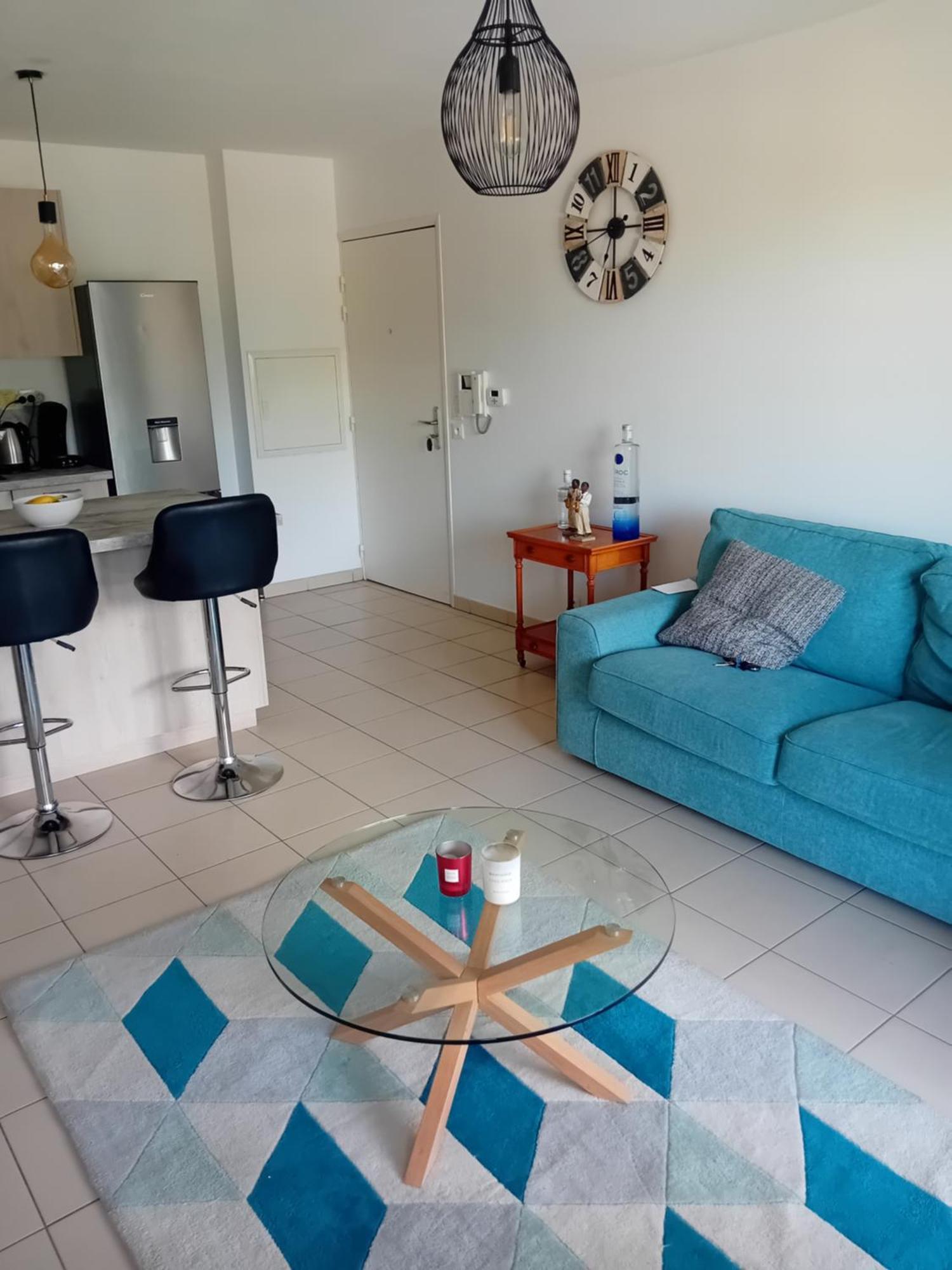 Superbe Appartement T2 Cuers Esterno foto