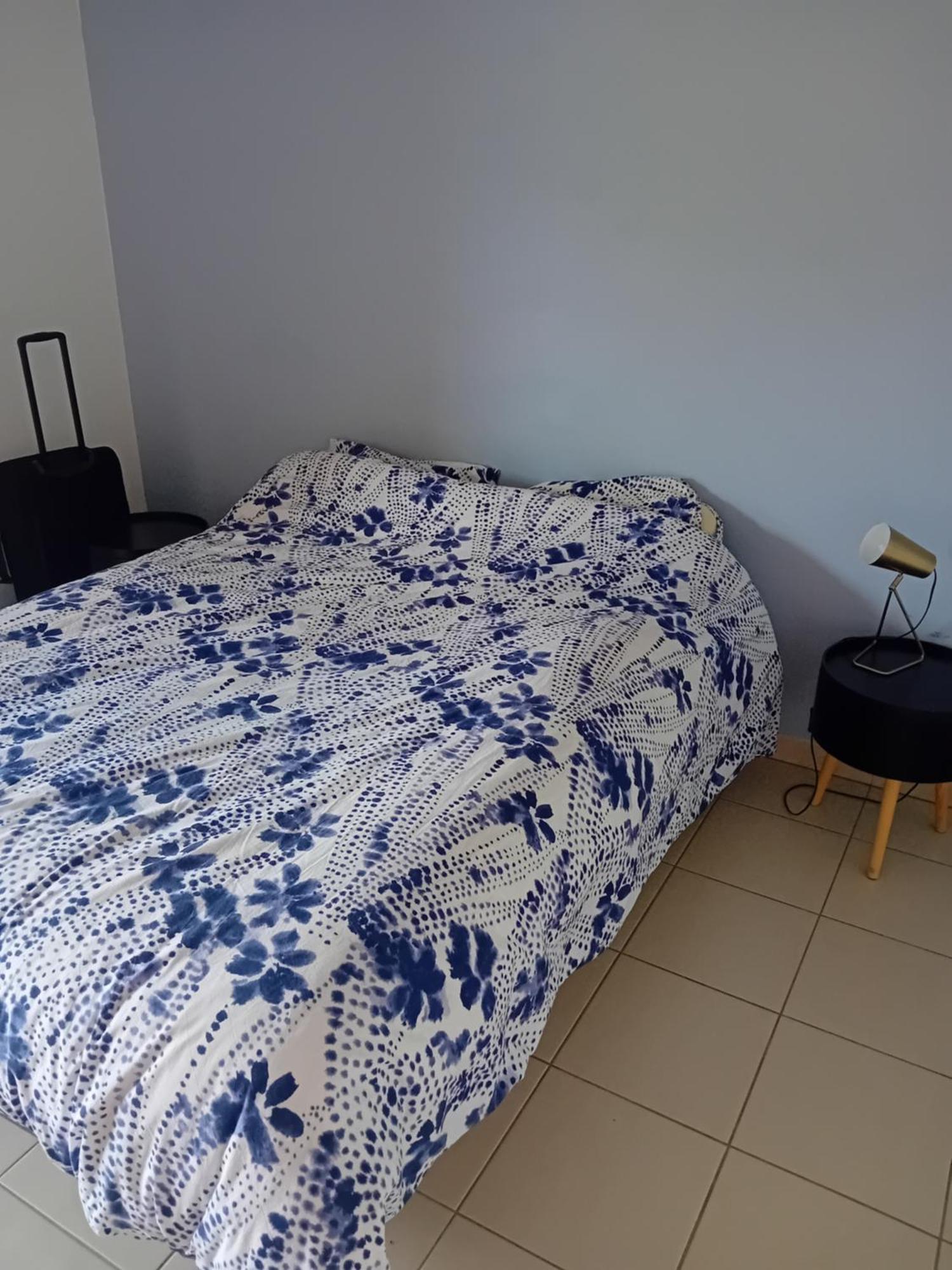 Superbe Appartement T2 Cuers Esterno foto